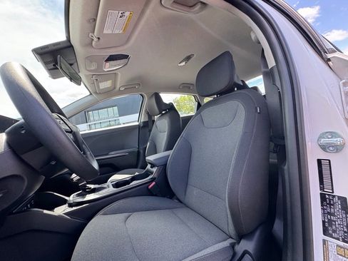 New 2025 Kia K4 LXS image 11