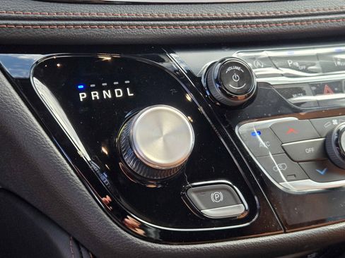 New 2026 Chrysler Pacifica Pinnacle image 12