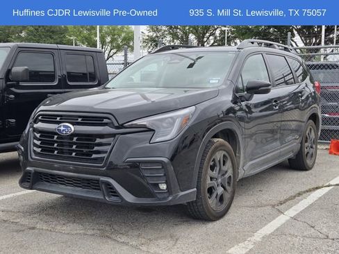 Used 2023 Subaru Ascent Onyx Edition image 3