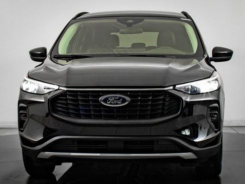 Used 2024 Ford Escape SE image 2