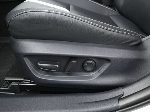 Used 2025 Toyota Camry SE FWD image 11