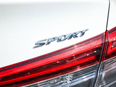 Used 2024 Honda Civic Sport image 11