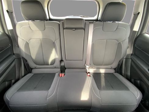 Used 2023 Jeep Grand Cherokee Laredo w/ Luxury Tech Group I image 14