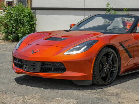 Used 2015 Chevrolet Corvette Stingray Convertible w/ 2LT Preferred Equipment Group RWD image 4