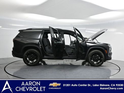 New 2026 Chevrolet Traverse LT image 3