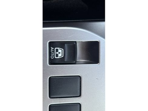 Used 2017 Toyota 4Runner SR5 AWD/4WD image 39