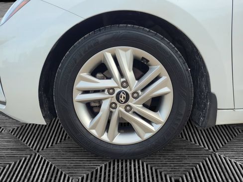Used 2019 Hyundai Elantra SEL w/ Cargo Package FWD image 14