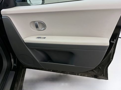 Used 2023 Hyundai Ioniq 5 SE image 33