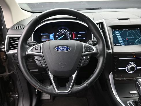 Used 2017 Ford Edge Titanium w/ Equipment Group 301A FWD image 7