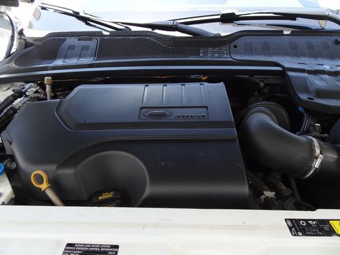 Used 2019 Land Rover Range Rover Evoque SE AWD/4WD image 22