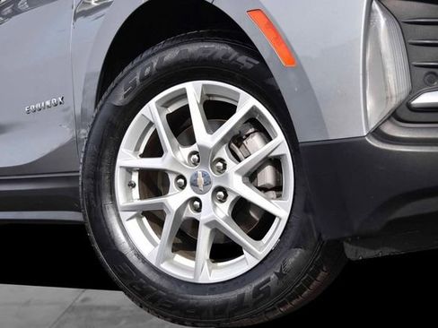 Used 2024 Chevrolet Equinox LT image 3