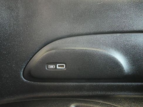 Used 2020 Chrysler Pacifica Touring-L image 49