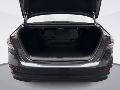 Used 2025 Honda Accord SE image 22