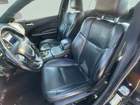 Used 2019 Dodge Charger SXT w/ Leather Interior Group RWD image 17