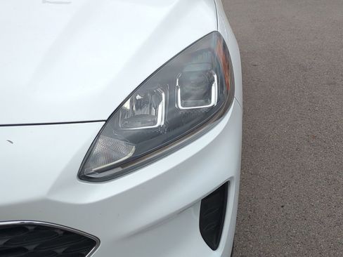 Used 2022 Ford Escape SE image 12