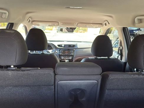 Used 2020 Nissan Rogue SV image 56