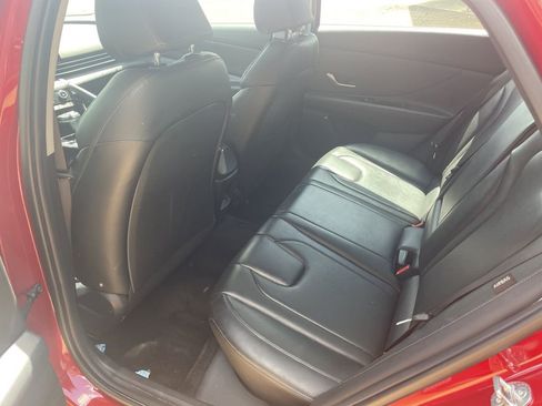 Certified 2024 Hyundai Elantra Limited image 10