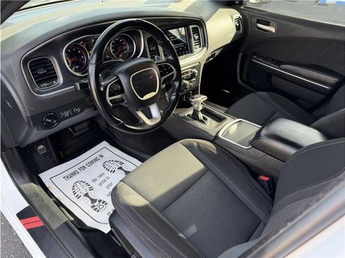 Used 2018 Dodge Charger R/T image 17