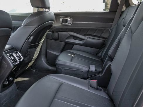 Used 2023 Kia Sorento SX AWD/4WD image 19
