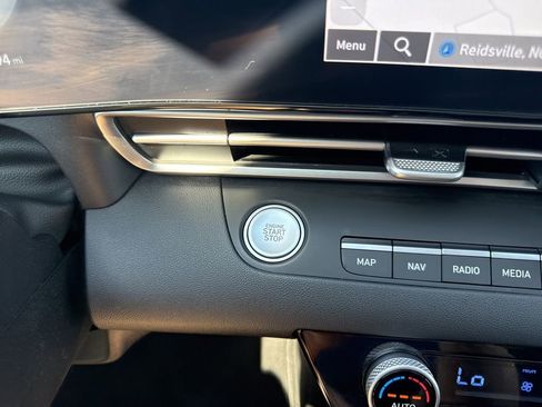 Used 2023 Hyundai Elantra SEL w/ Convenience Package image 21