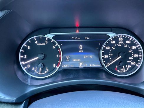 Used 2024 Nissan Sentra SV FWD image 25