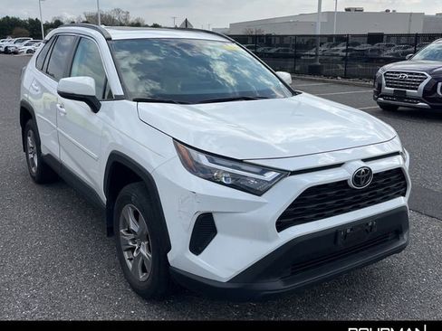 Used 2023 Toyota RAV4 XLE w/ Convenience Package image 7