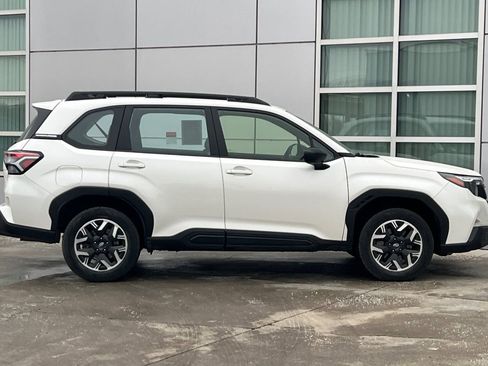 Used 2025 Subaru Forester image 3