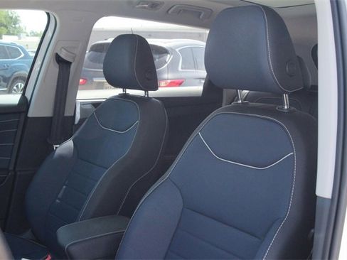 New 2025 Volkswagen Taos SEL image 11