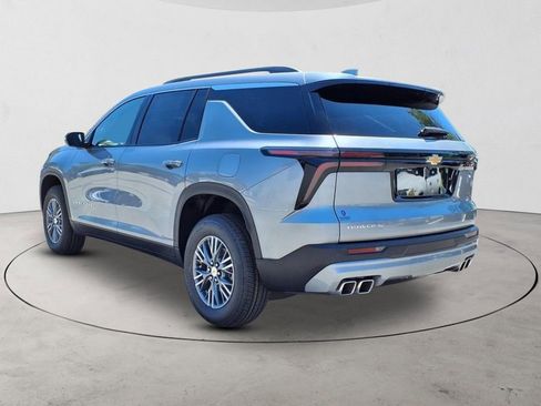 New 2025 Chevrolet Traverse LT FWD image 7