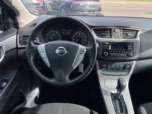 Used 2015 Nissan Sentra S image 17