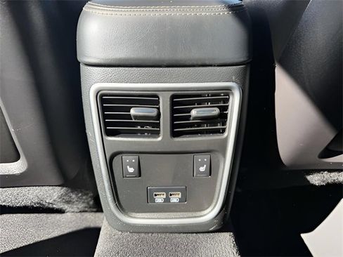 Used 2019 Chrysler 300 Limited image 26