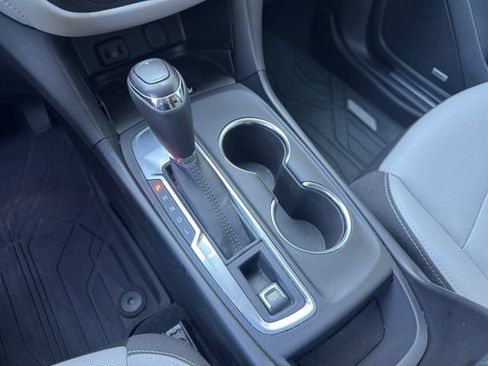 Used 2018 Chevrolet Equinox Premier FWD image 11