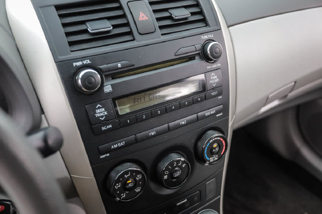 Used 2010 Toyota Corolla LE FWD image 43