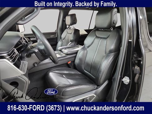 Used 2022 Jeep Wagoneer Series III w/ Flexible Seating Group image 10