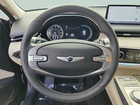 Used 2023 Genesis GV70 2.5T w/ Select Package AWD/4WD image 29