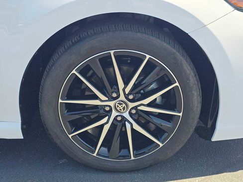 Used 2024 Toyota Camry SE AWD/4WD image 9
