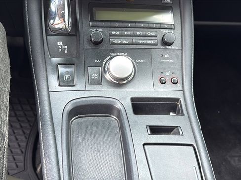 Used 2012 Lexus CT 200h Premium image 10