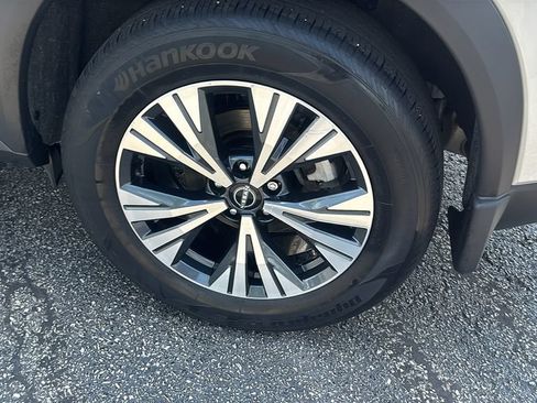 Used 2023 Nissan Rogue SV w/ SV Premium B Package AWD/4WD image 9