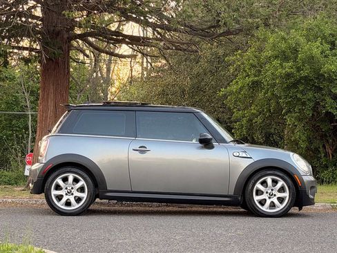 Used 2010 MINI Cooper S FWD image 5