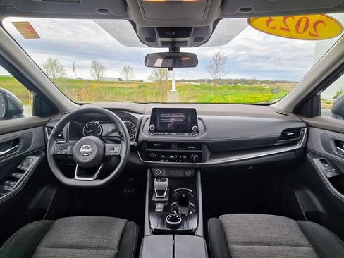 Used 2023 Nissan Rogue SV AWD/4WD image 15