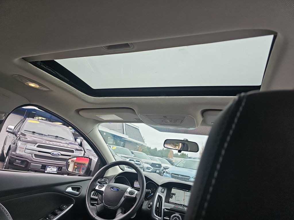Used 2014 Ford Focus Titanium FWD image 37