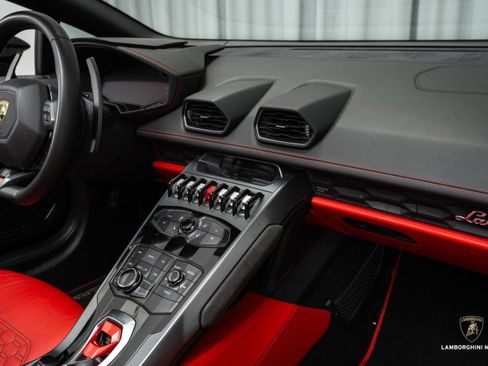 Used 2019 Lamborghini Huracan LP 580-2 image 43