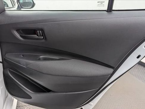 Used 2025 Toyota Corolla LE image 18