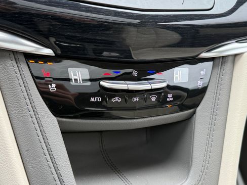 Used 2024 Cadillac XT6 Premium Luxury image 37