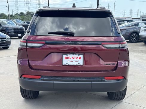 Used 2025 Jeep Grand Cherokee Limited w/ Black Appearance Package RWD image 10