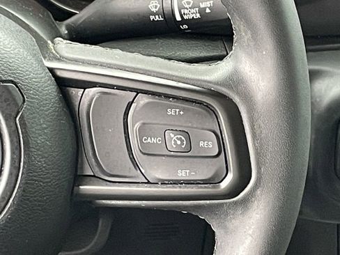 Used 2023 Jeep Gladiator Sport image 14