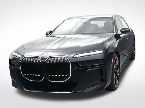 New 2026 BMW i7 xDrive60 w/ Executive Package AWD/4WD image 9