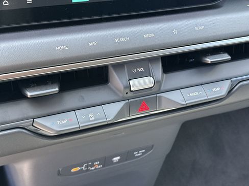 New 2026 Kia EV9 Wind image 18