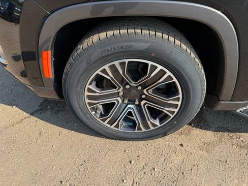 Used 2022 Jeep Wagoneer Series III AWD/4WD image 10