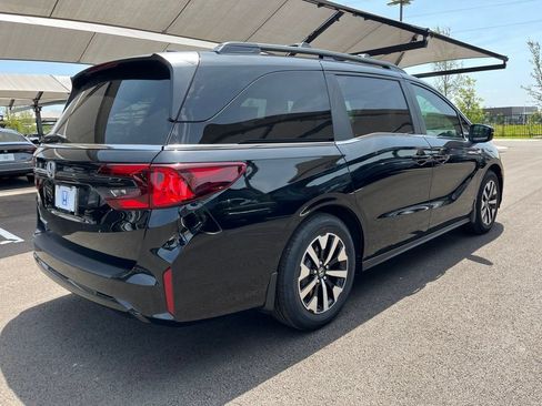 New 2026 Honda Odyssey EX-L image 3